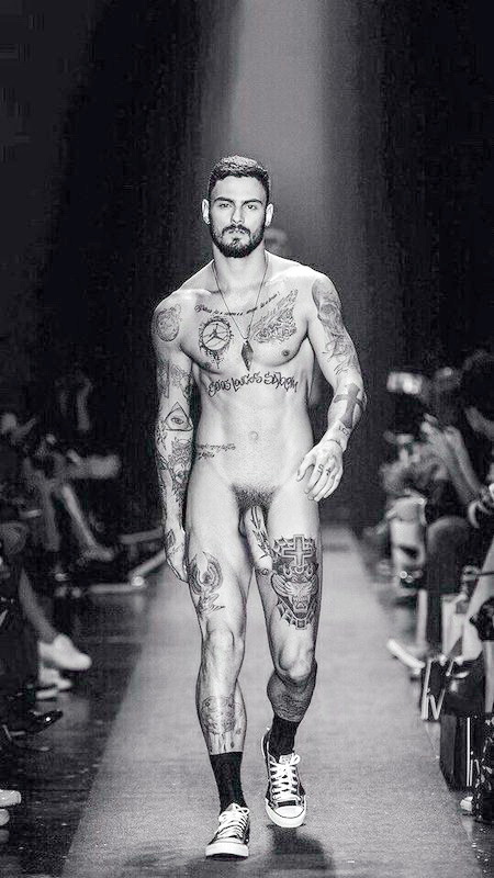 Luis Coppini naked runway